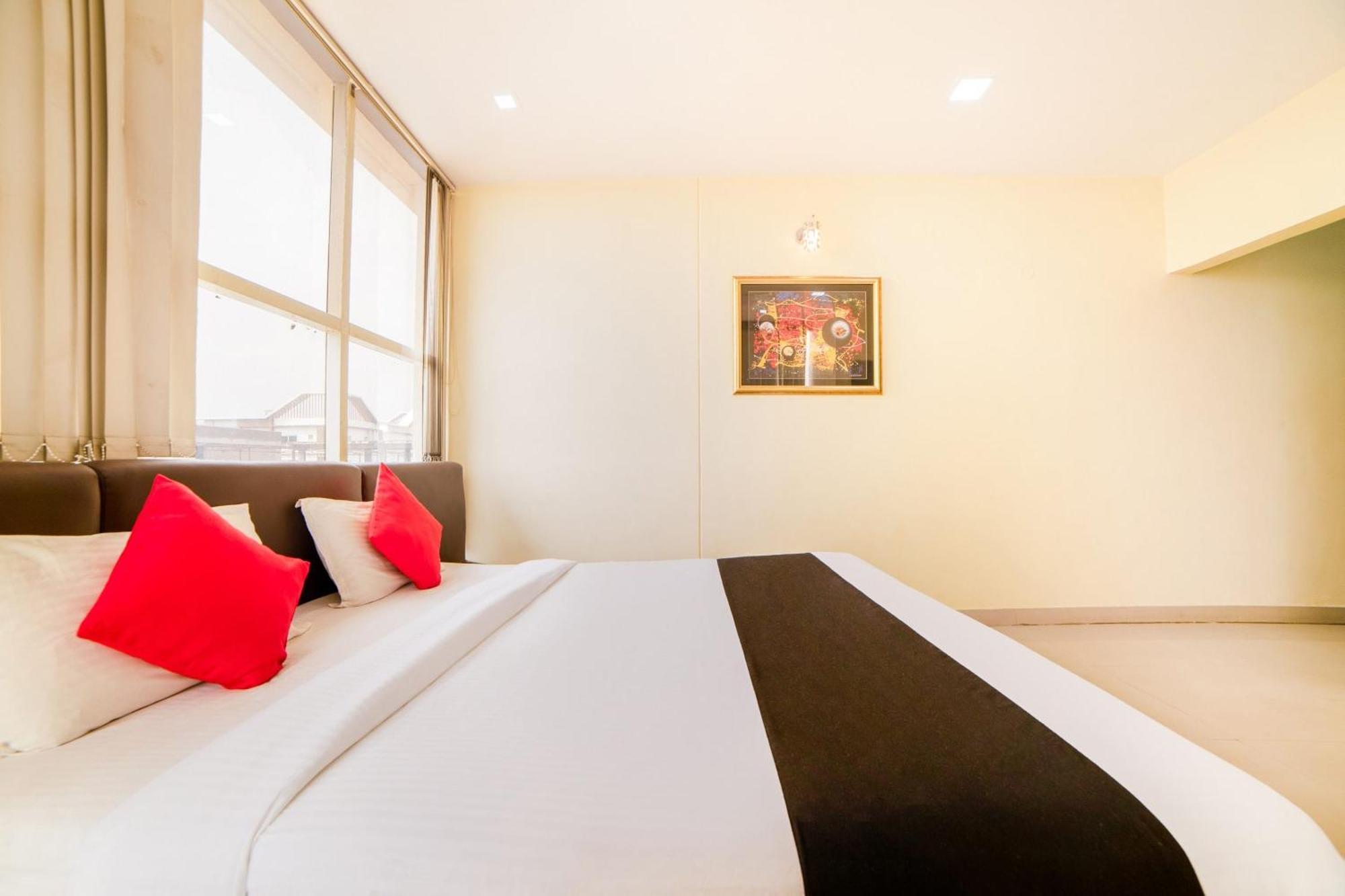 Super Capital O Raaga Grand Hotel Hyderabad Exterior photo