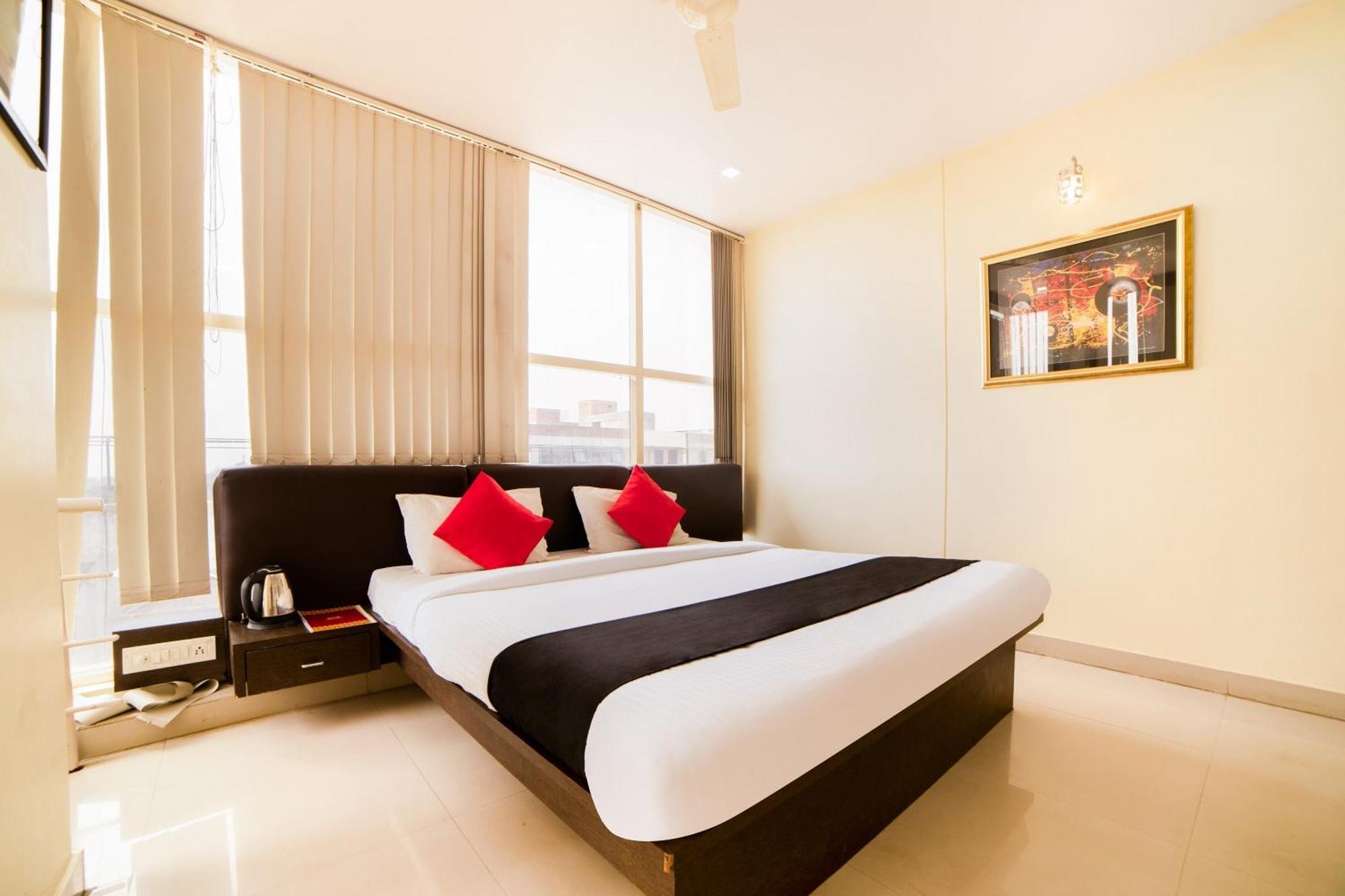 Super Capital O Raaga Grand Hotel Hyderabad Exterior photo